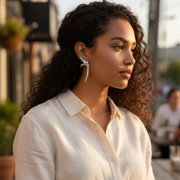 UNO de 50 Jewelry - 'Fly me to the moon' Swallows Stud Earrings